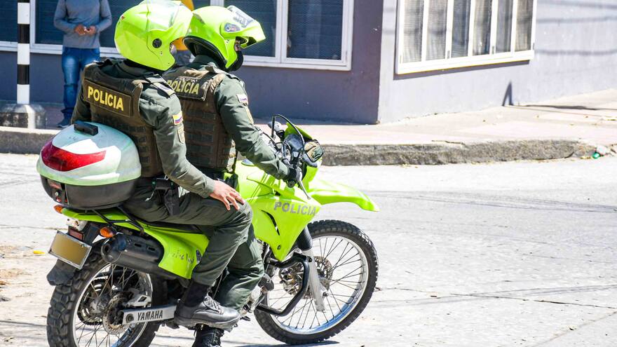 Cae policía que estaría intentando ingresar droga a Estación Centro Histórico