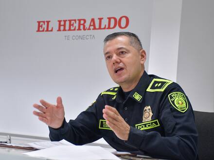 General (r) Urrego anuncia acciones legales tras salir de la Policía por orden de Petro