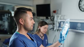 Del aula al mundo: experiencias globales que transforman la ciencia y el cuidado