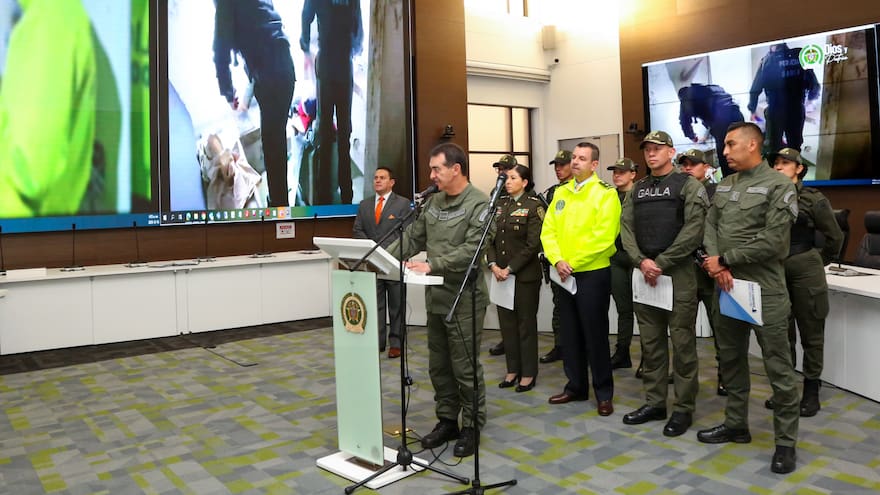 Golpe a extorsión en 18 cárceles; 577 celulares incautados y 30 capturas