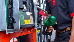 El precio de la gasolina en Colombia podría bajar $3 mil, dice experto