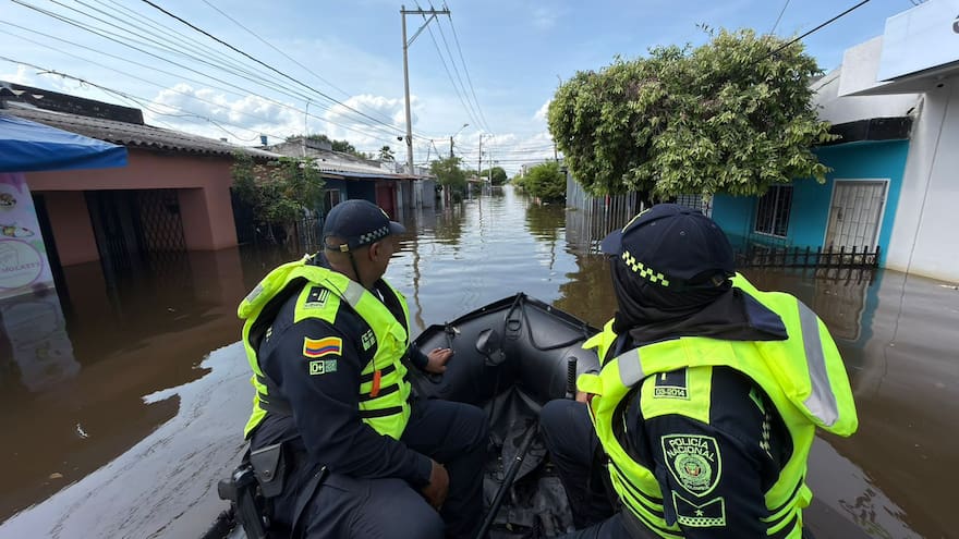 La Policía Metropolitana refuerza la vigilancia en los barrios inundados de Montería
