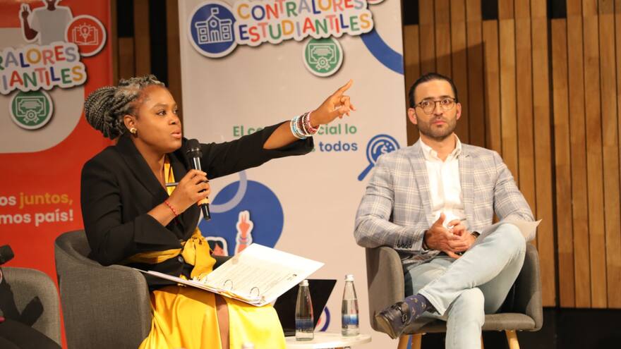 Lanzan Escuela de Contralores Estudiantiles, plataforma para que jóvenes vigilen recursos públicos en colegios