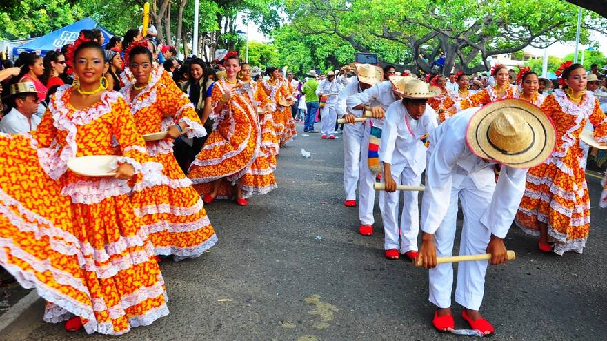 Cesar: nuevos escenarios para desfiles de piloneras en el Festival Vallenato