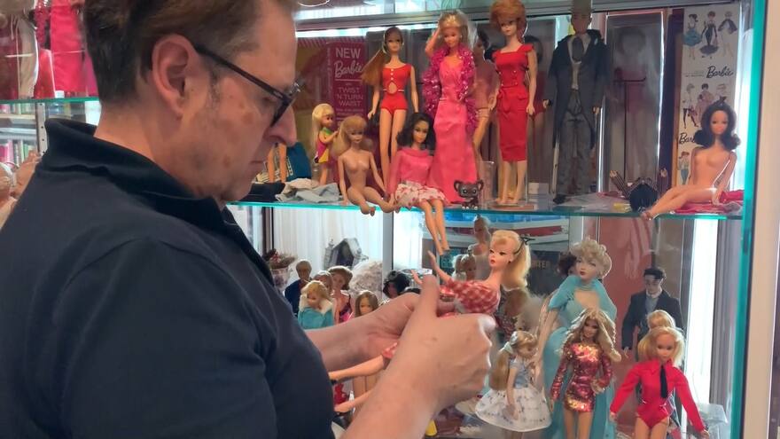 Barbie: un hombre en Austria tiene una colección de 1800 muñecas