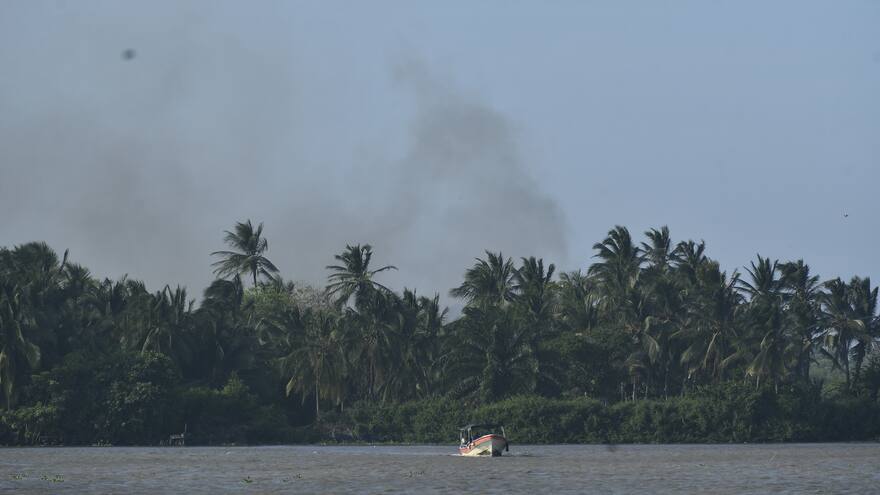 Bomberos, a la espera de traslado para controlar nuevo incendio en Salamanca
