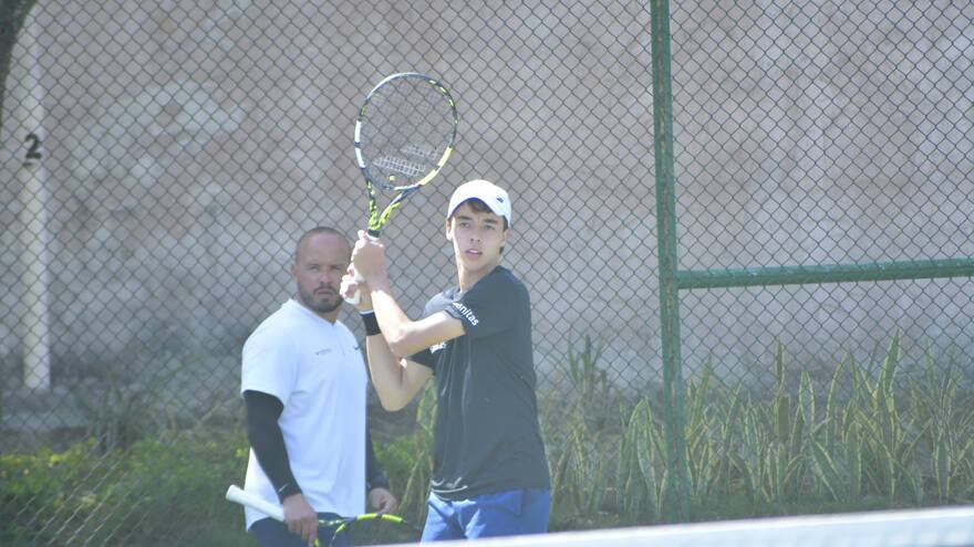 Alejandro Arcila: un ‘nadalista’ que quiere llegar a ser como Roger Federer