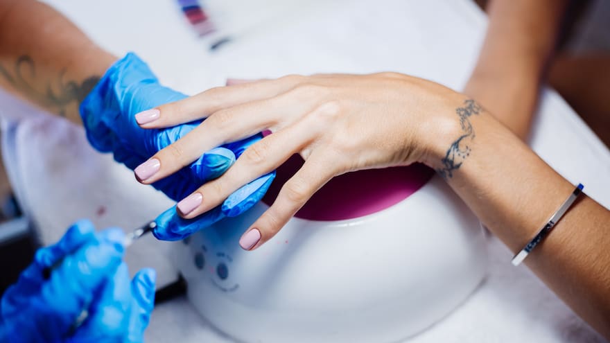 Masglo reveló cómo se hará la recolección de esmaltes semipermanentes con ingrediente que pone en riesgo la salud