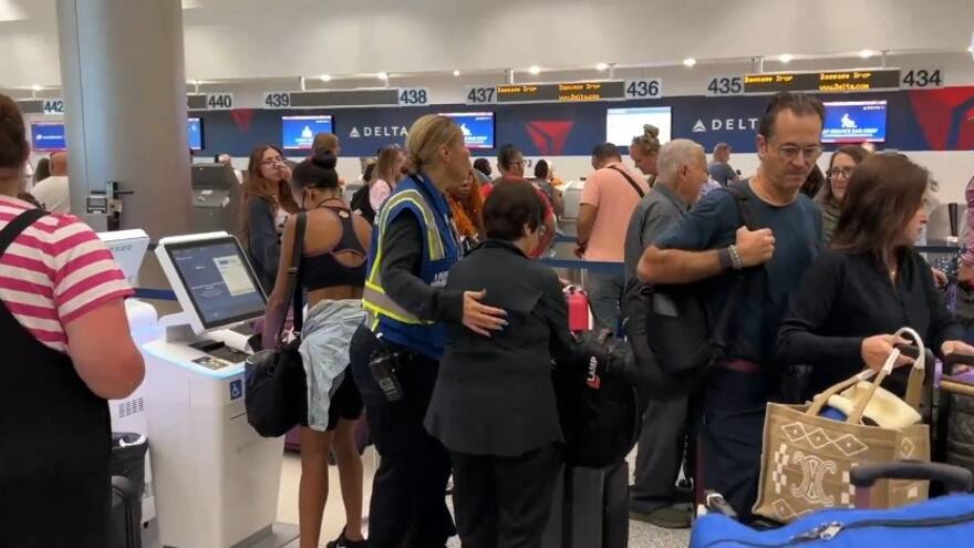 4.500 vuelos demorados y 1.700 cancelados en EE. UU. tras falla de Microsoft