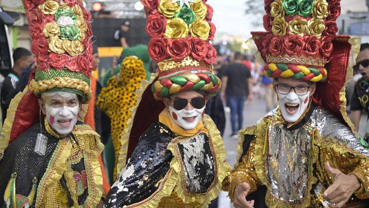 ¡Así se vive la guacherna 2025 en la carrera 44!