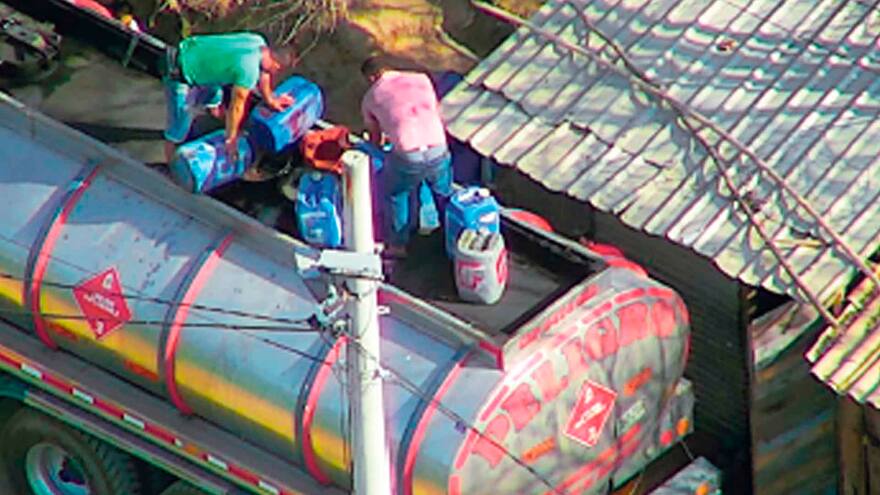 Denuncian aparente contrabando de combustible