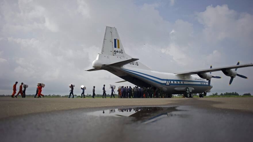 Fuerza Aérea halla restos de avión militar birmano desaparecido