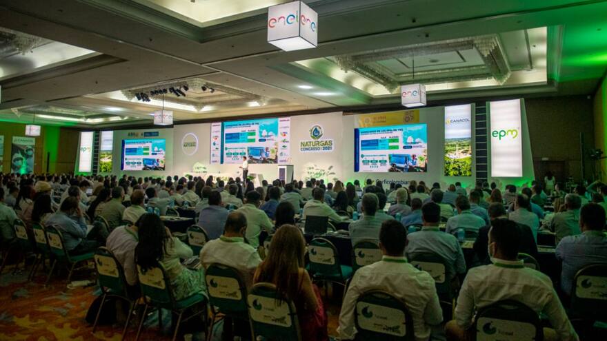 Precio de las velas sube por alto costo de la parafina