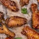 Prepare alitas de pollo crujientes y jugosas en la freidora de aire: use miel y mostaza
