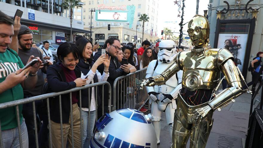 'Star Wars' bate récord en su estreno en EEUU: USD 45 millones de recaudos