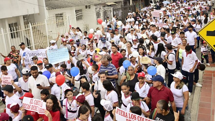 Protesta de estudiantes de Colmetro en Soledad por retiro de becas
