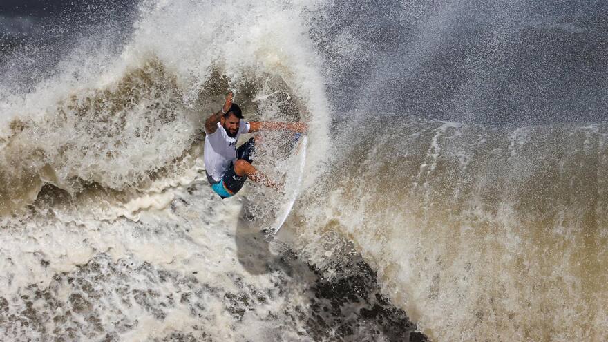 Italo Ferreira, de surfear con tablas de icopor a ganar el oro olímpico