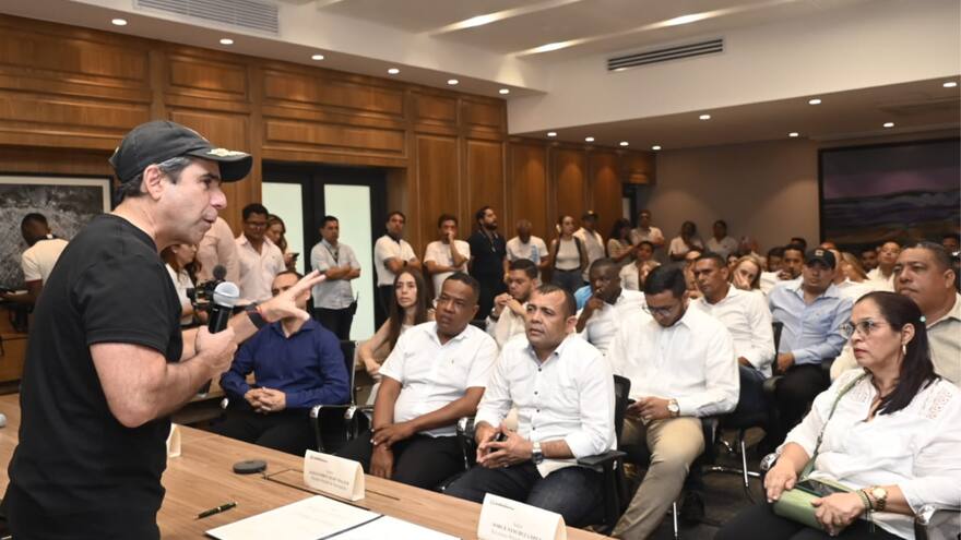 Ustedes son la cara del alcalde en los barrios: Alex Char durante la posesión de ediles