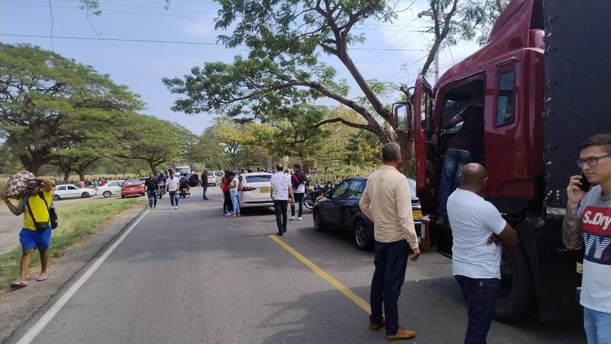 Levantan paro que mantenía bloqueada la vía sur de La Guajira- Cesar