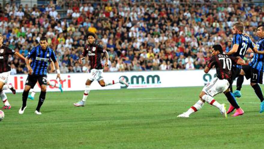 Con gol de Carlos Bacca, AC Milan venció 2-1 al Inter de Milán