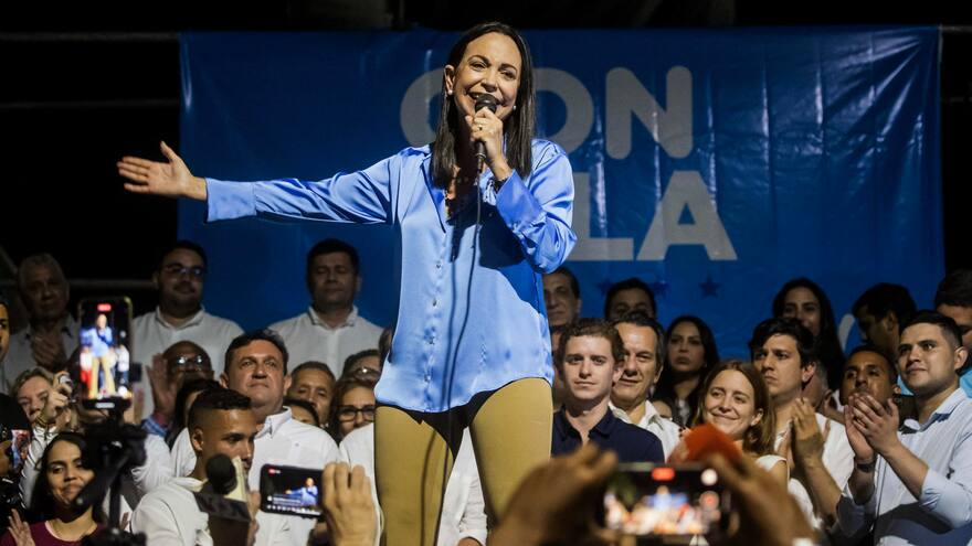María Corina Machado arrasa en las primarias con el 26 % de votos escrutados