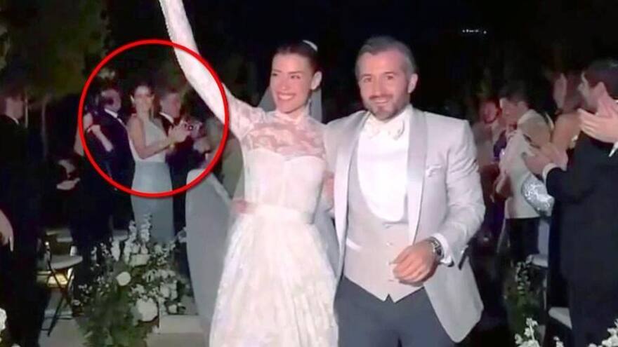 Luis Miguel asistió a la boda de su hija y compartió con los invitados