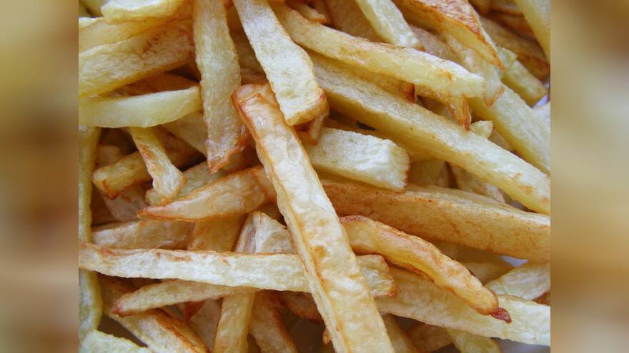 ¿Son más saludables la papas fritas que se preparan en freidora de aire?