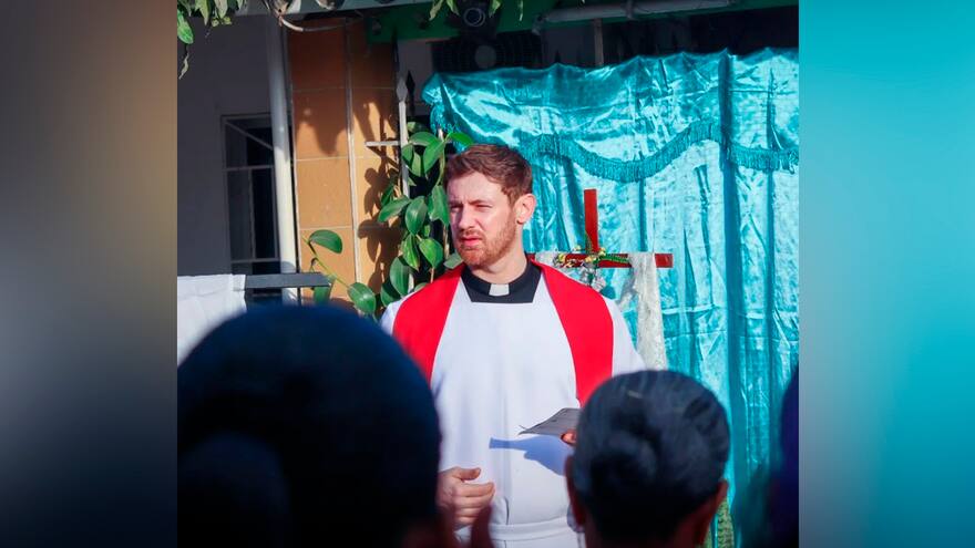 ¿Quién es Pawel Jakup, el sacerdote polaco que imparte la eucaristía en Malambo?