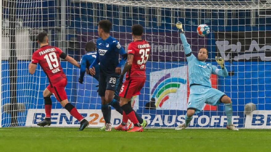 Rafael Santos Borré se reporta con gol en Alemania