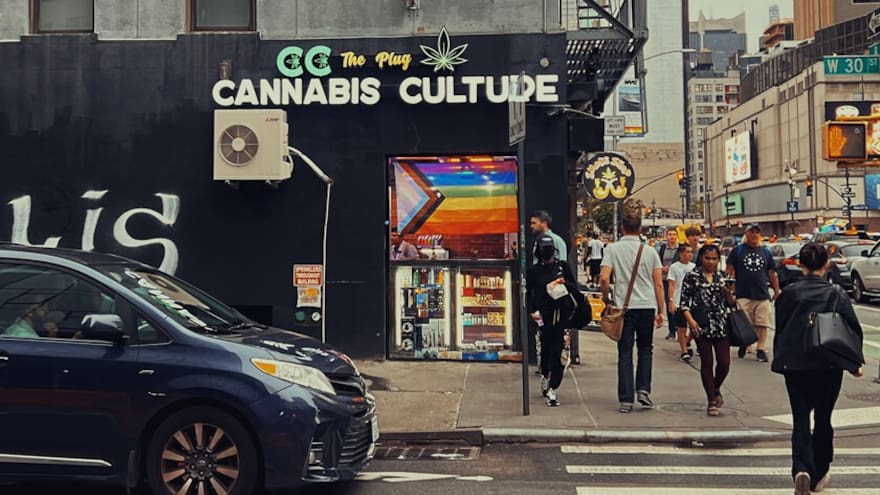 Tiendas de cannabis en Nueva York generan USD150 millones en su primer año