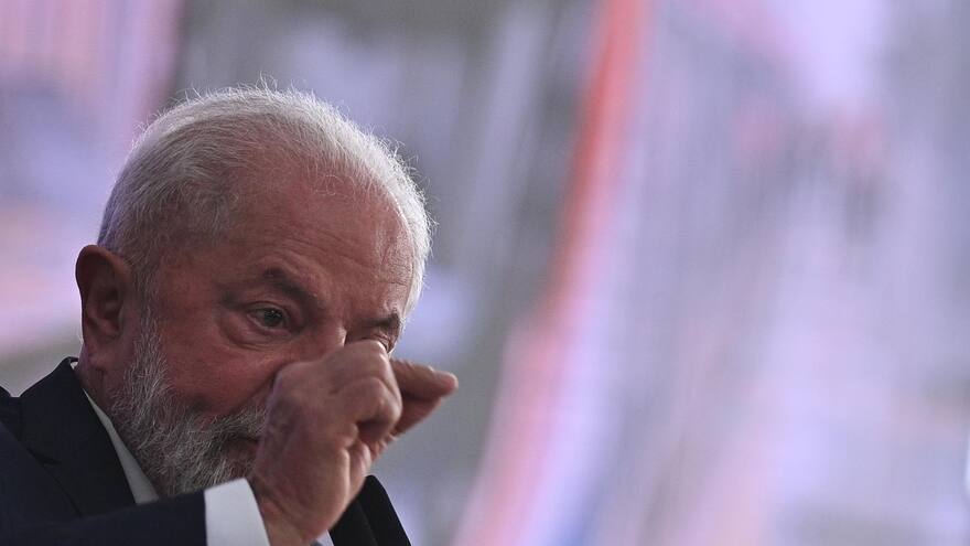 Lula recibió el alta médica y se recupera en la residencia oficial