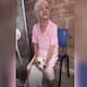 Emotivo reencuentro de una abuela con su mascota perdida