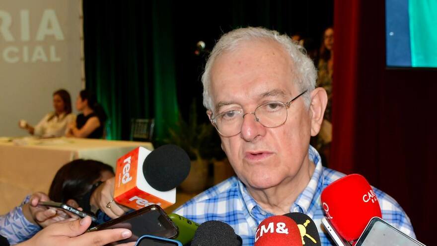 El ministro de Hacienda aseguró que minSalud tiene un presupuesto bastante amplio