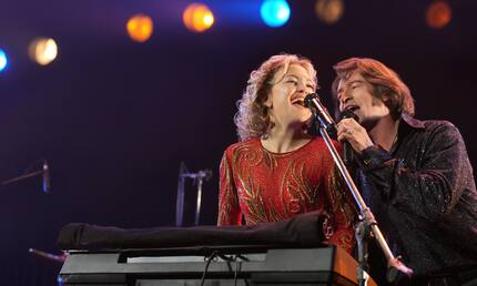 Hugh Jackman y Kate Hudson brillan juntos con su nueva película ‘Song Sung Blue’