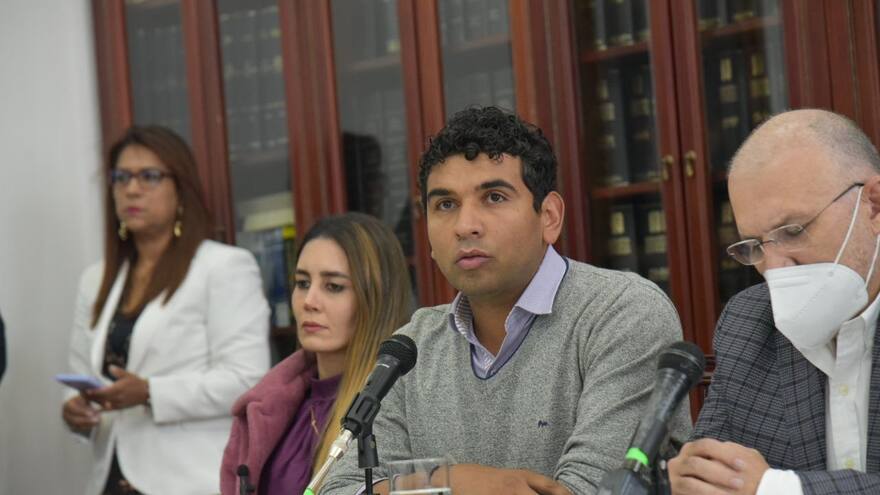 Racero convoca a gremios y asociaciones de salud a discutir la reforma