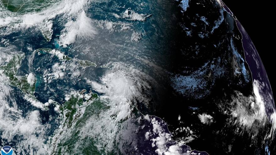 Huracán Elsa avanza por el Caribe y se dirige veloz hacia la isla Española