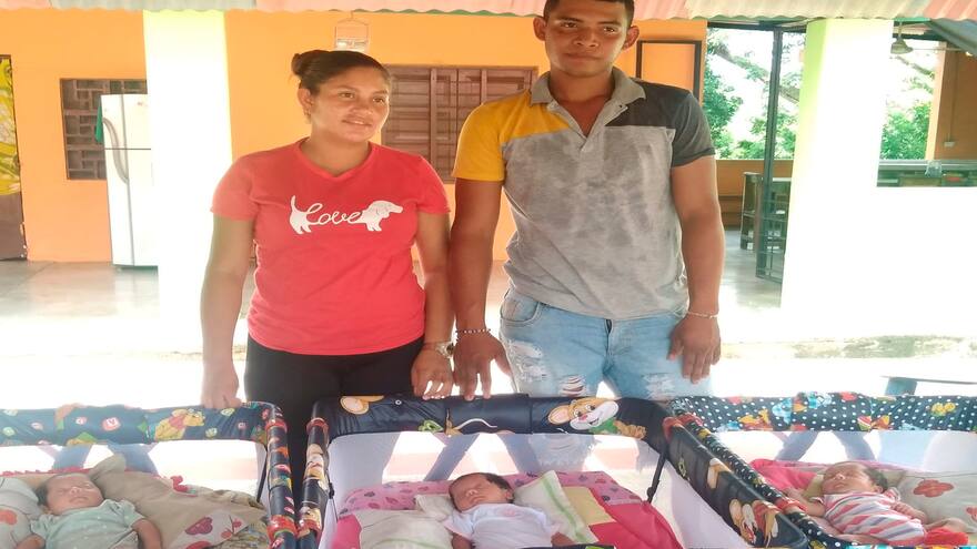 Las trillizas de Salaminita, pueblo desplazado en Magdalena