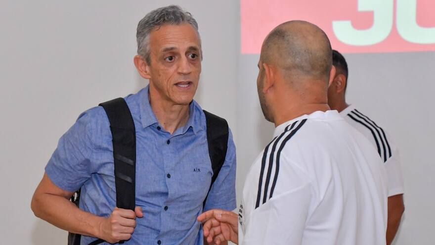 La razones de la renuncia del médico Javier Fernández de Junior