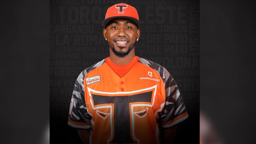 El lanzador colombiano Julio Teherán fue contratado por los Toros del Este en el béisbol dominicano