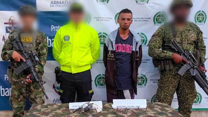 Sorprenden a ‘El Fantasma’ armado y lo capturan