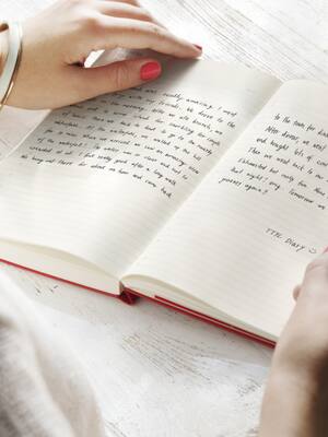 Las latinoamericanas también escriben | Columna de José Consuegra Bolívar