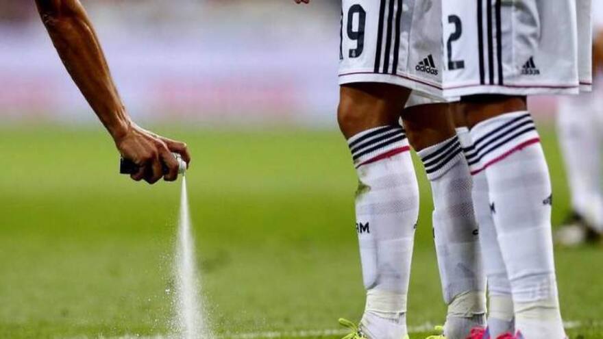 Condenan a la Fifa en Brasil a indemnizar al inventor del ‘spray’ arbitral
