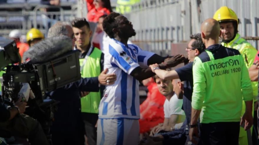 Muntari abandona la cancha tras escuchar gritos racistas