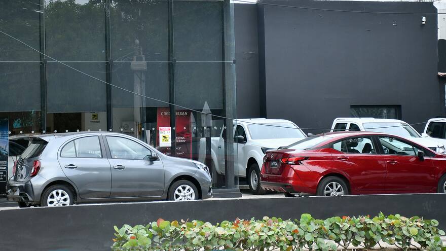 La venta de vehículos nuevos cayó un 13,6 % en el primer trimestre del año