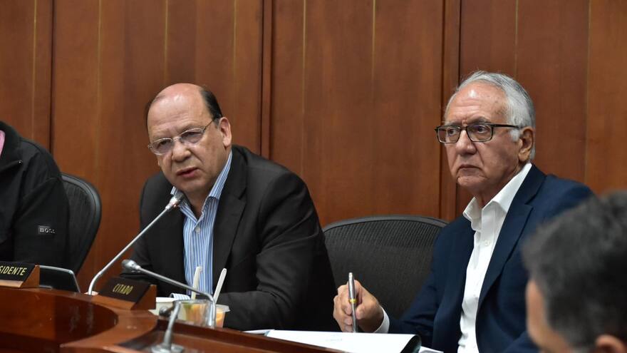 Radican ponencia negativa a la reforma a la salud: entre los argumentos está en la “inviabilidad fiscal” del proyecto