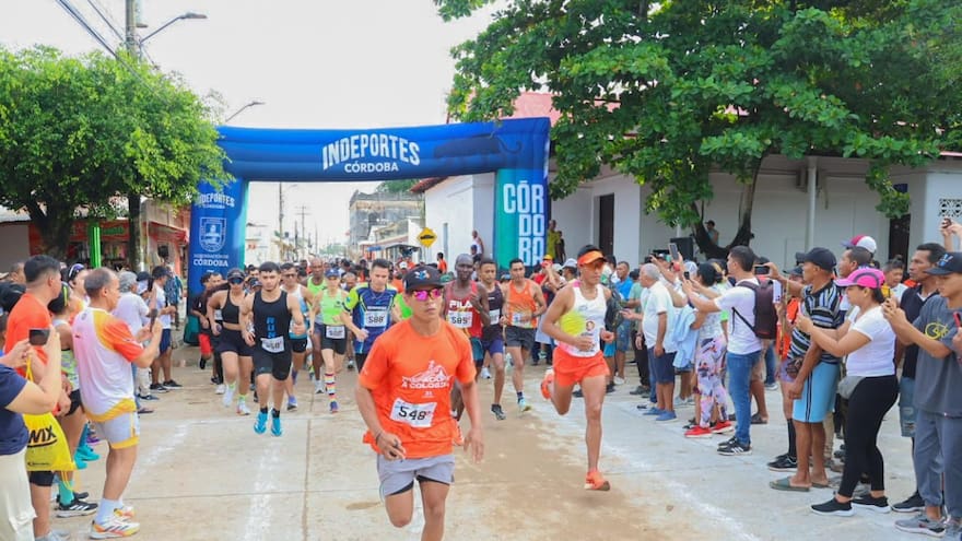 En Córdoba despidieron la Semana Santa con la carrera ‘Trepadores a Colosiná’