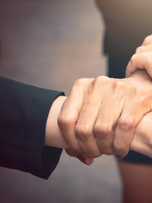 ¡ÚNETE  para poner fin  a los feminicidios!