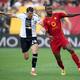 Un jugador se desploma en el partido entre Udinese y Roma en Italia