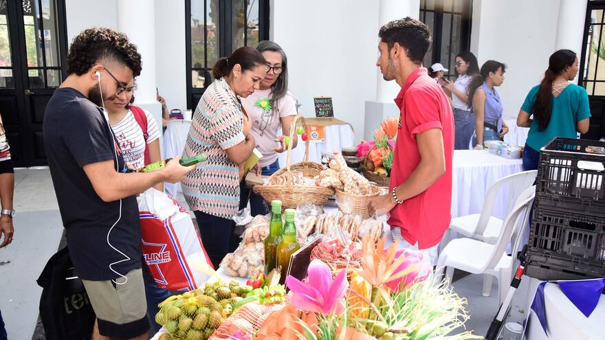 El guandú, protagonista en el segundo Mercado Campesino