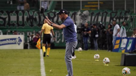 “Todo el mérito es para los jugadores”: Alfredo Arias